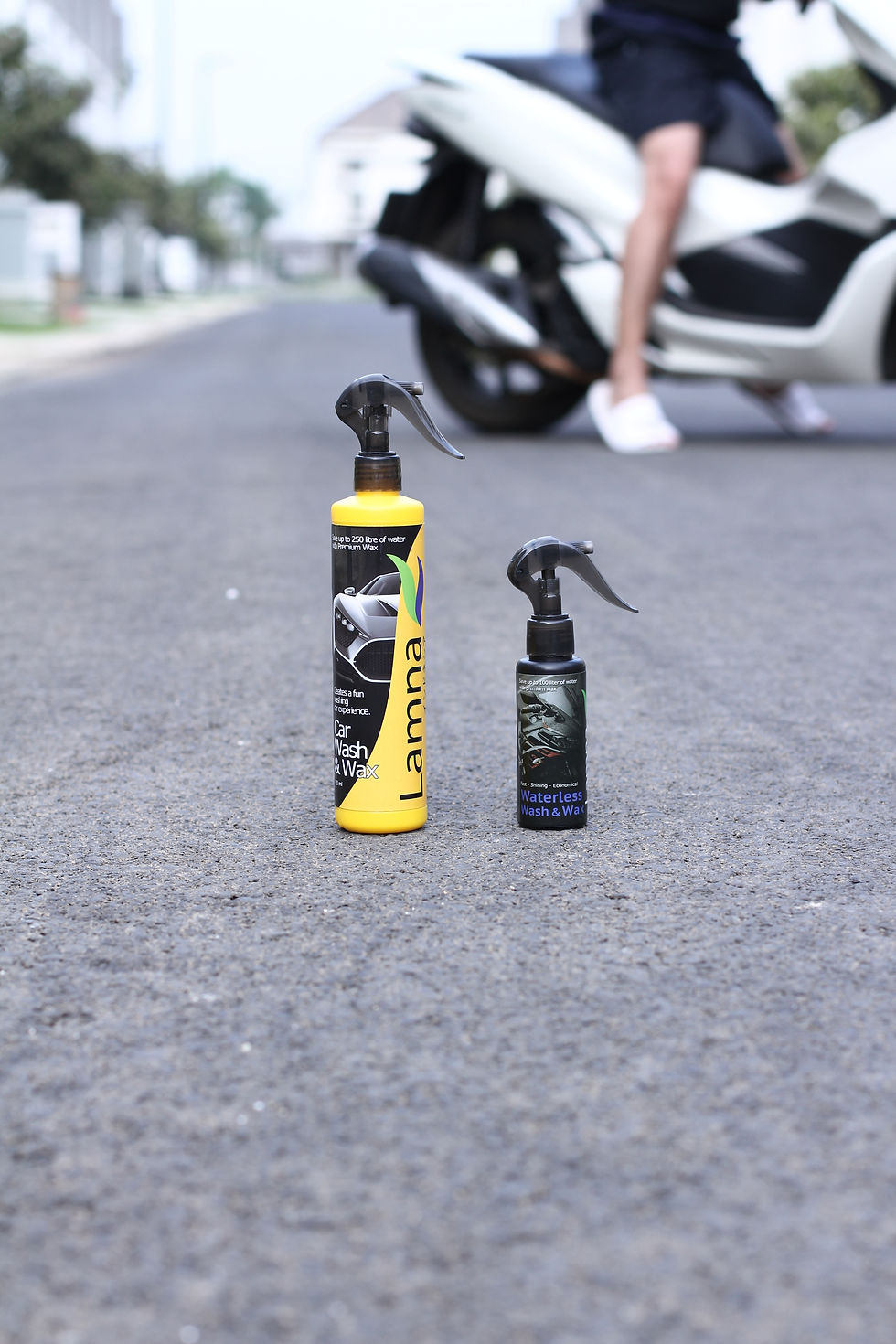 Thumbnail: Lamna Waterless Bottle Spray (Motor)