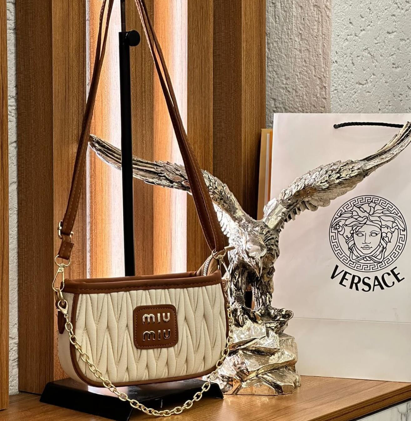 Miu Çanta
Kadın Çantası
Günlük Kadın Çantası
Şık Kadın Çantası