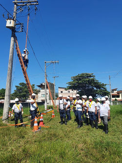 CURSO ELETRICISTA EM REDE DE DISTRIBUIÇÃ