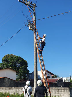 CURSO ELETRICISTA EM REDE DE DISTRIBUIÇÃ