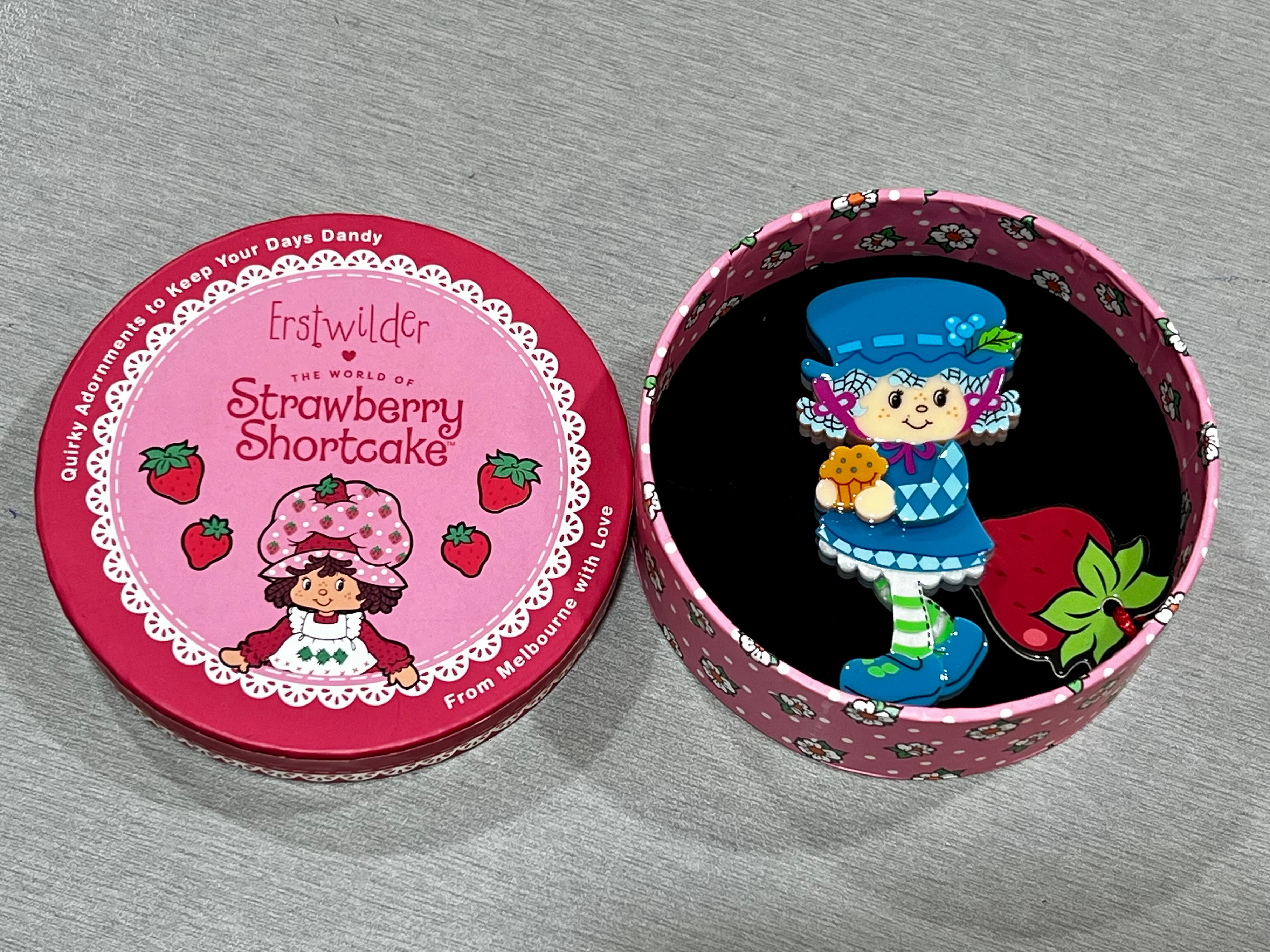 Bliueberry Muffin Brooch