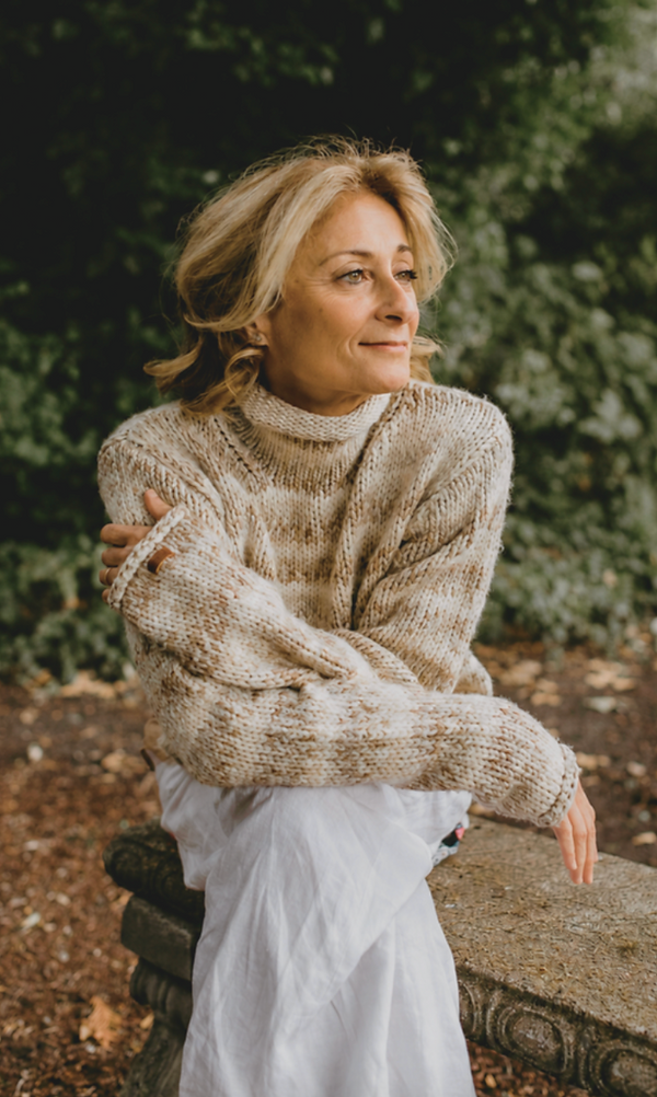 Debora Perrault Hypnotherapist Reiki Wellness.png
