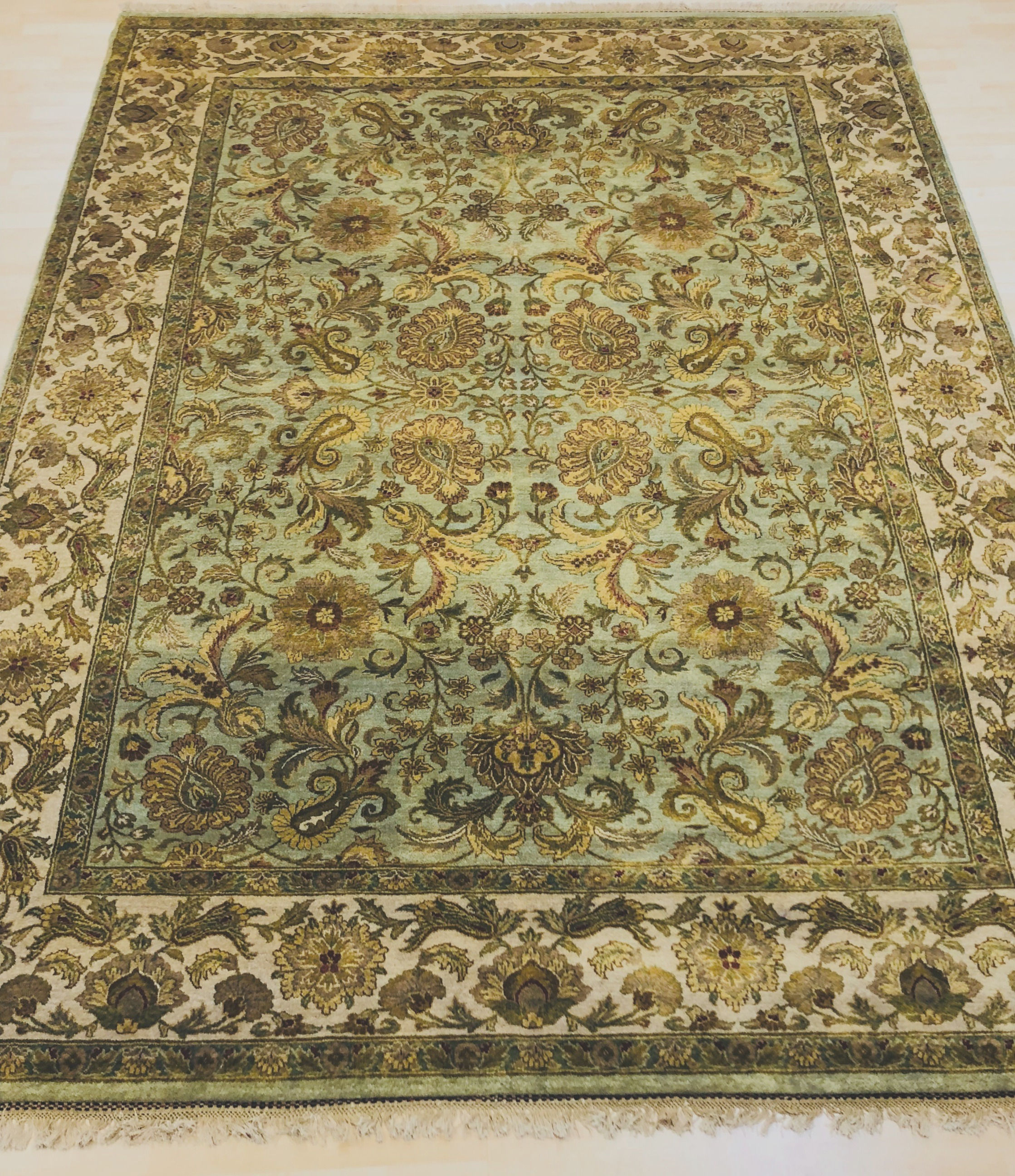 DREAM HAND-KNOTTED WOOL AREA RUG