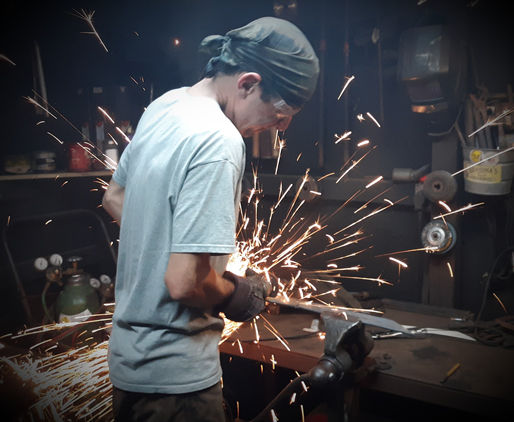 Jason Baker returns to the forge to start work on his seax blade from 5160 steel.