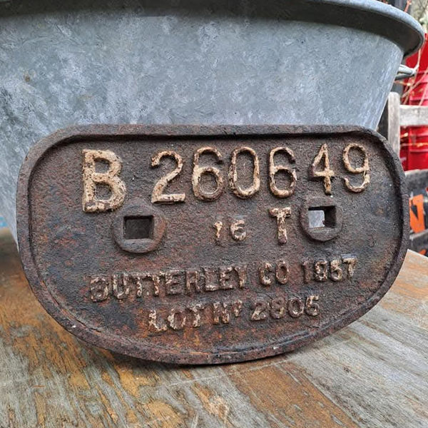 Railway :Cast Iron Train Carriage/ Wagon Plate