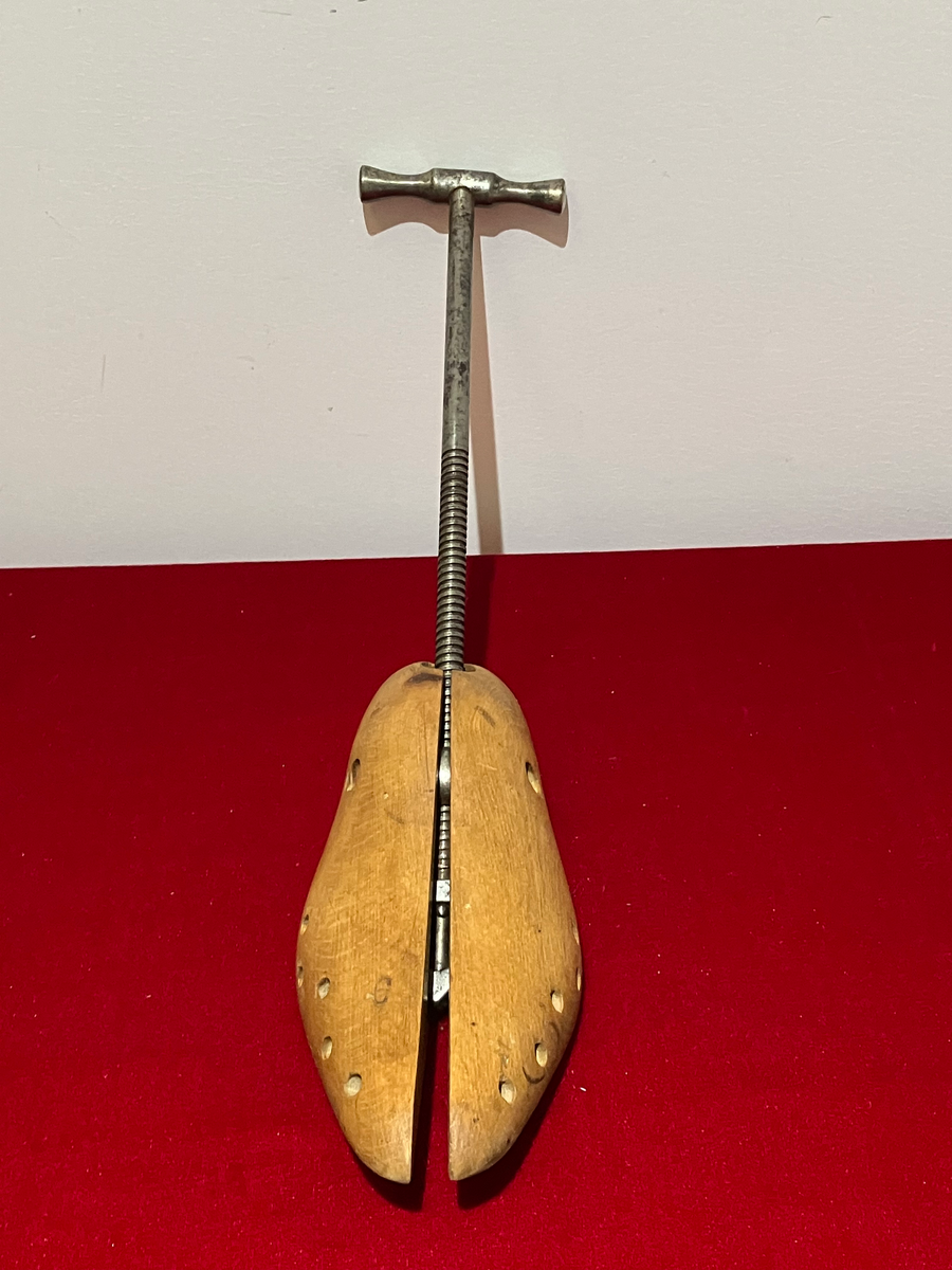 Antique Cobblers Wooden Shoe Stretcher , photo 1 of 6
