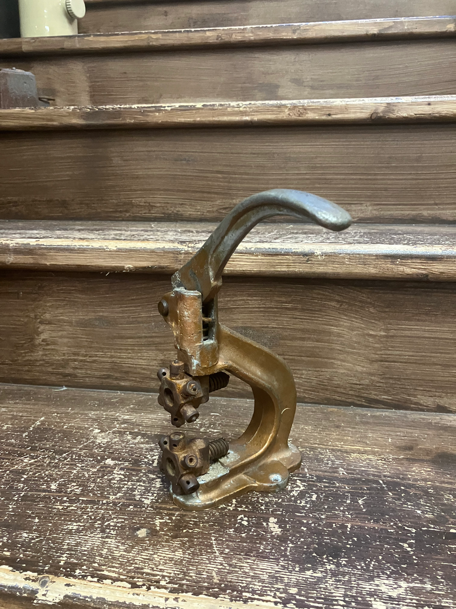 Antique Cobblers Eyelet Punch , photo 1 of 7