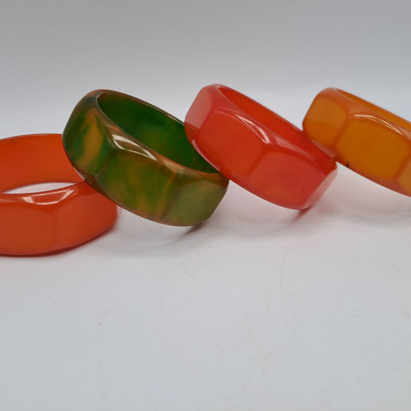 Set of 4 1950’s/ 60's Colourful Bakelite Napkin Rings