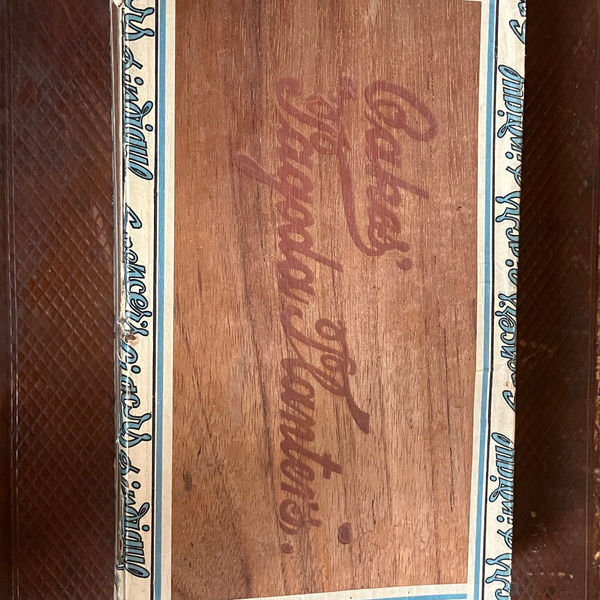 “Oaks pagoda planters” cigar box