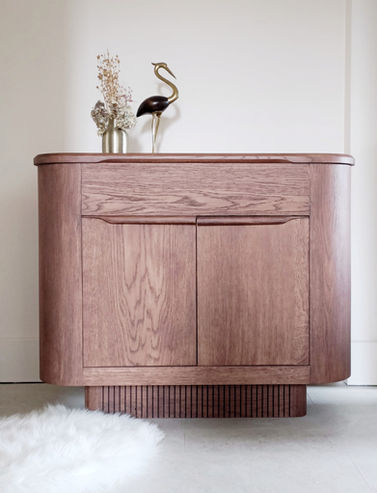 Fabrication de mobilier sur mesure. Ce meuble en chêne a été réalisé pour une entrée. Inspiration art déco pour ce meuble sur mesure