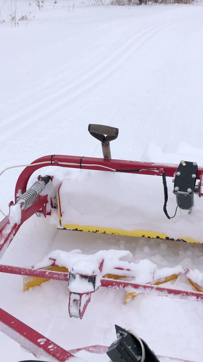 1" OF FRESH ON THE TRAILS. 