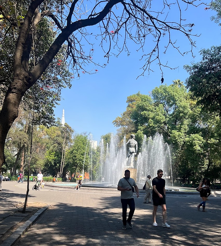 Another shot of life in La Plaza Río de Janeiro. You can see that the plaza is well-used by the locals.