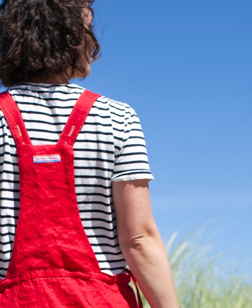 Thumbnail: The artist's dress (Poppy red 100% linen)