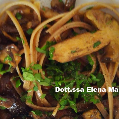 Linguine integrali con funghi porcini e prezzemolo