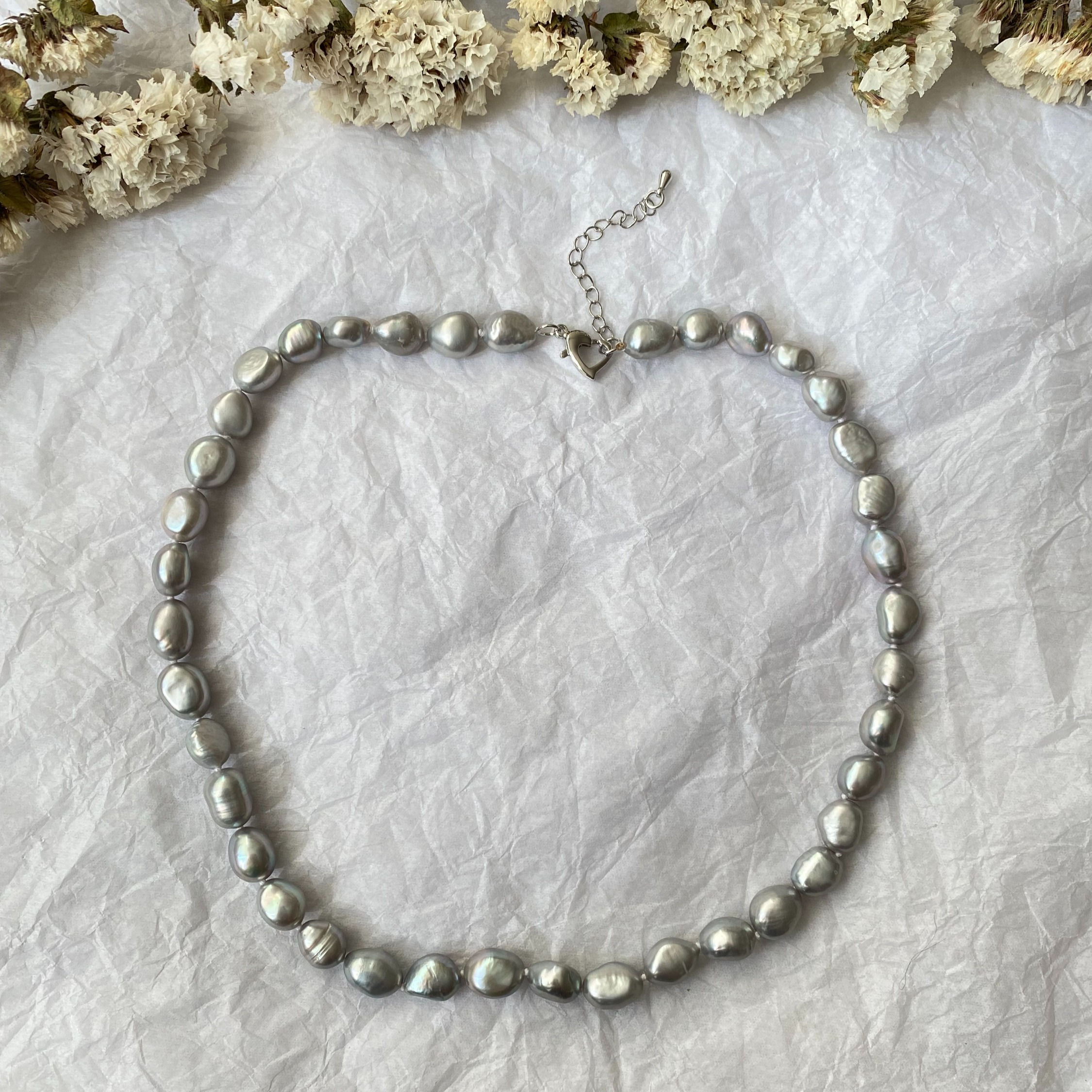 Collar gris