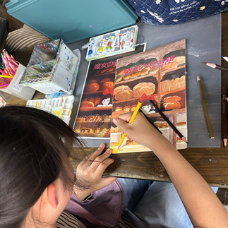 名古屋市北区大曽根のパコ絵画教室の制作風景