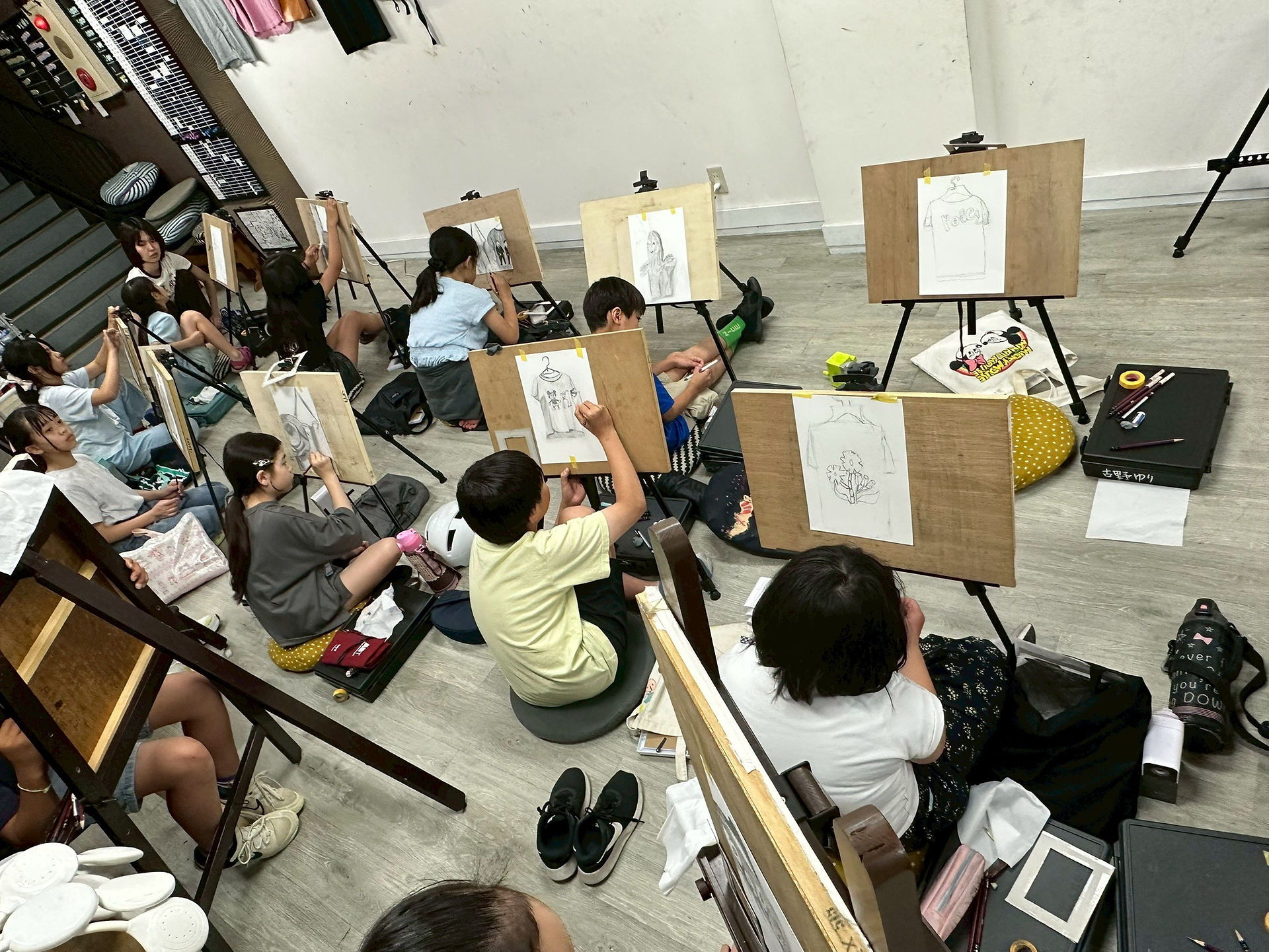 パコ絵画教室制作中