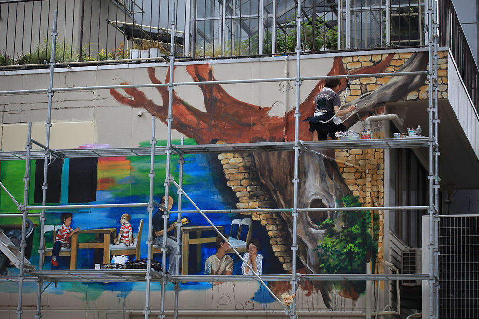 足場３階から４階へ上がれた。