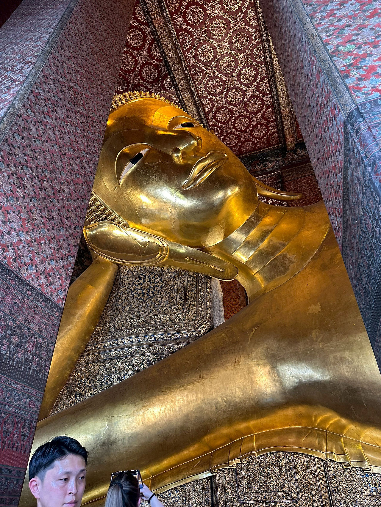 ワット・ポー（Wat Pho) 全長46m高さ15mの涅槃像
