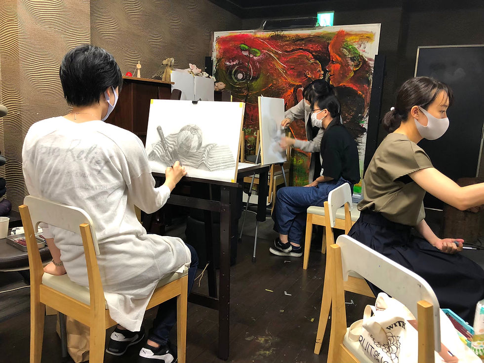 パコ絵画教室の制作風景