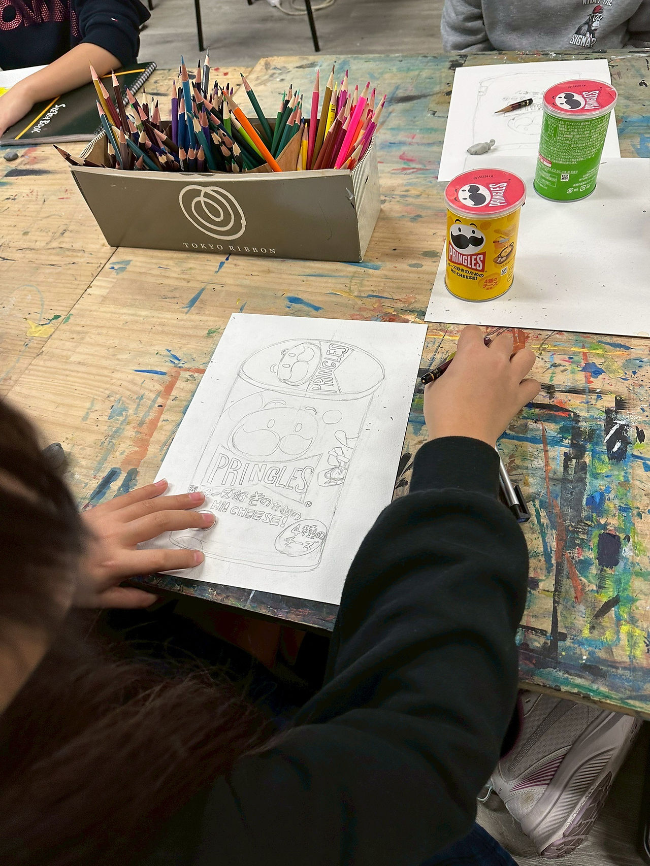 パコ絵画教室の制作風景