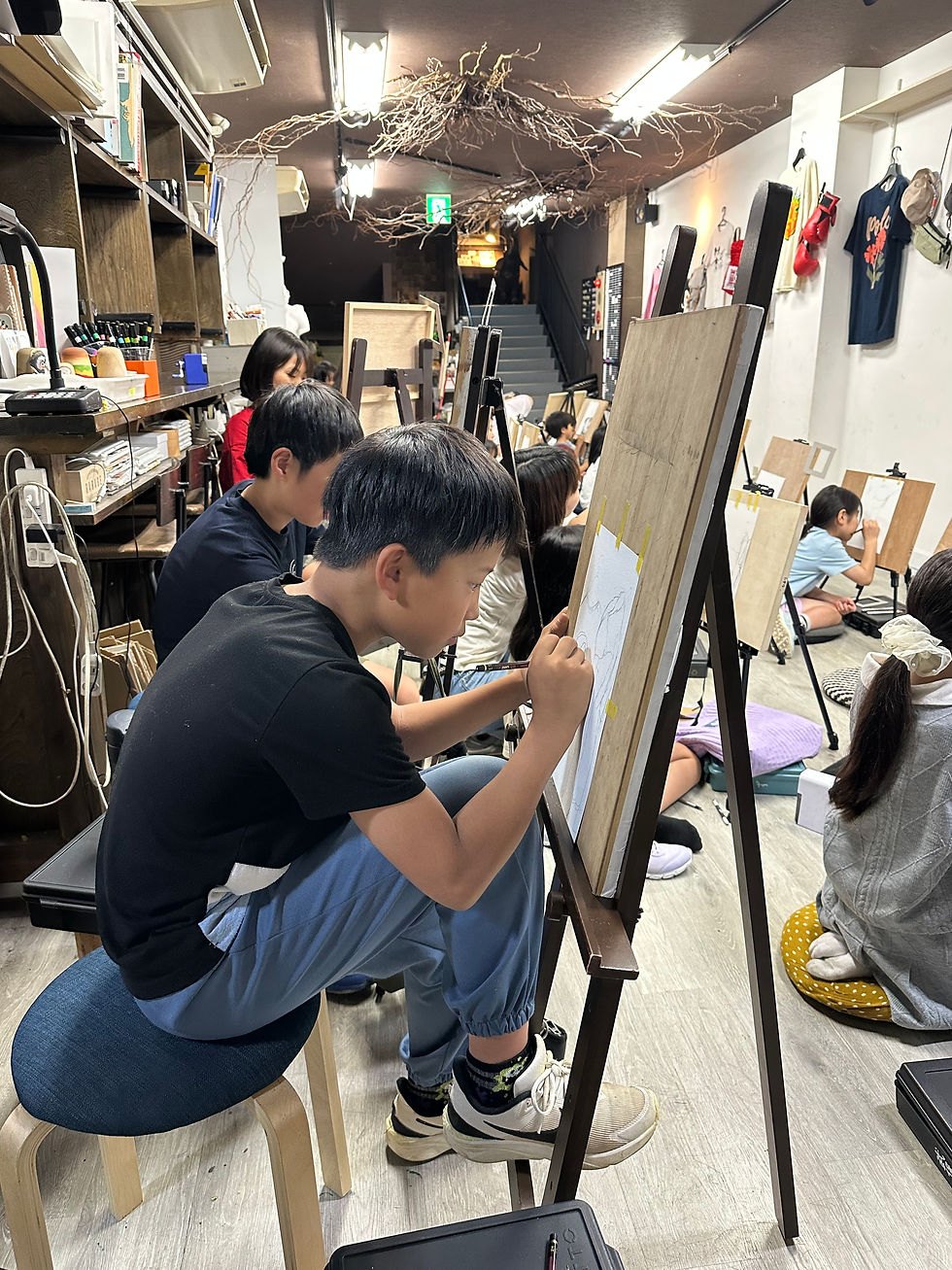 パコ絵画教室の制作風景