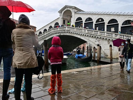 Venice holds back the water for first time in 1,200 years