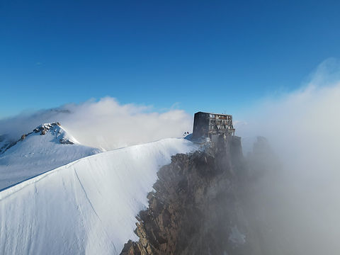 Margherita hut 1.jpeg