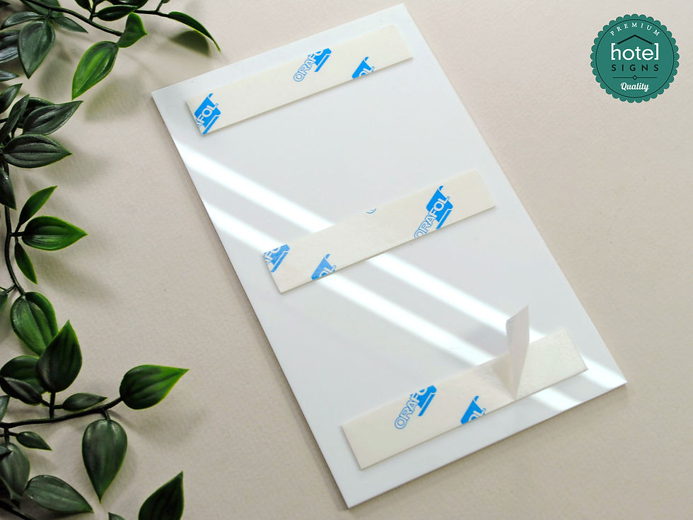 Μικρογραφία: Πινακίδα αρίθμησης δωματίων ξενοδοχείου από ακρυλικό plexiglass εκτυπωμένο.