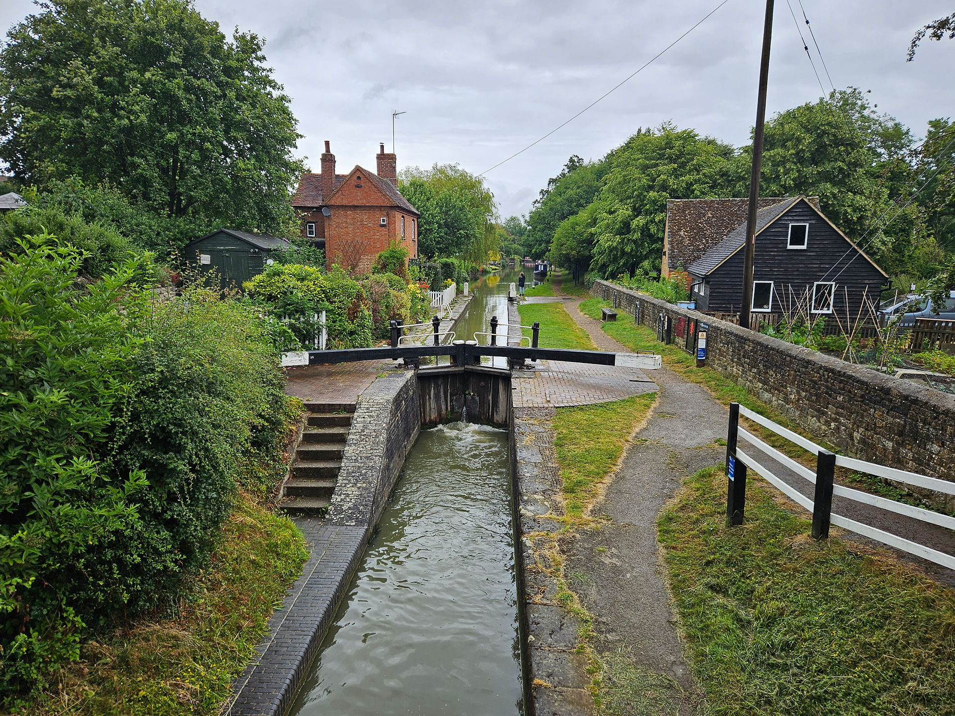 View of the Oxford canal and lock