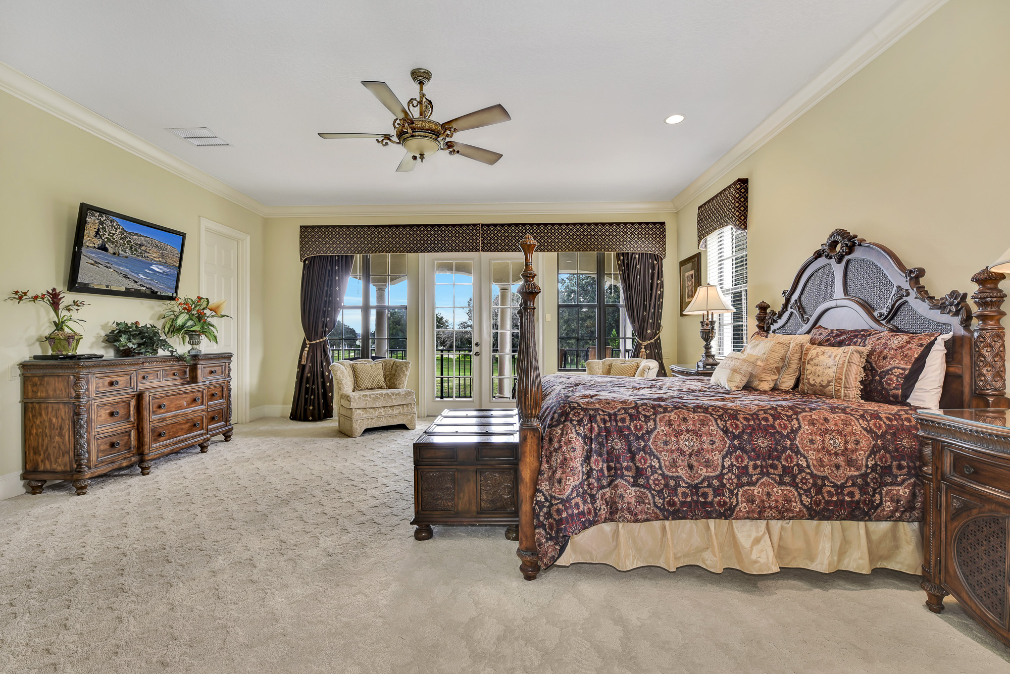 6 Bed Homes Ddvr