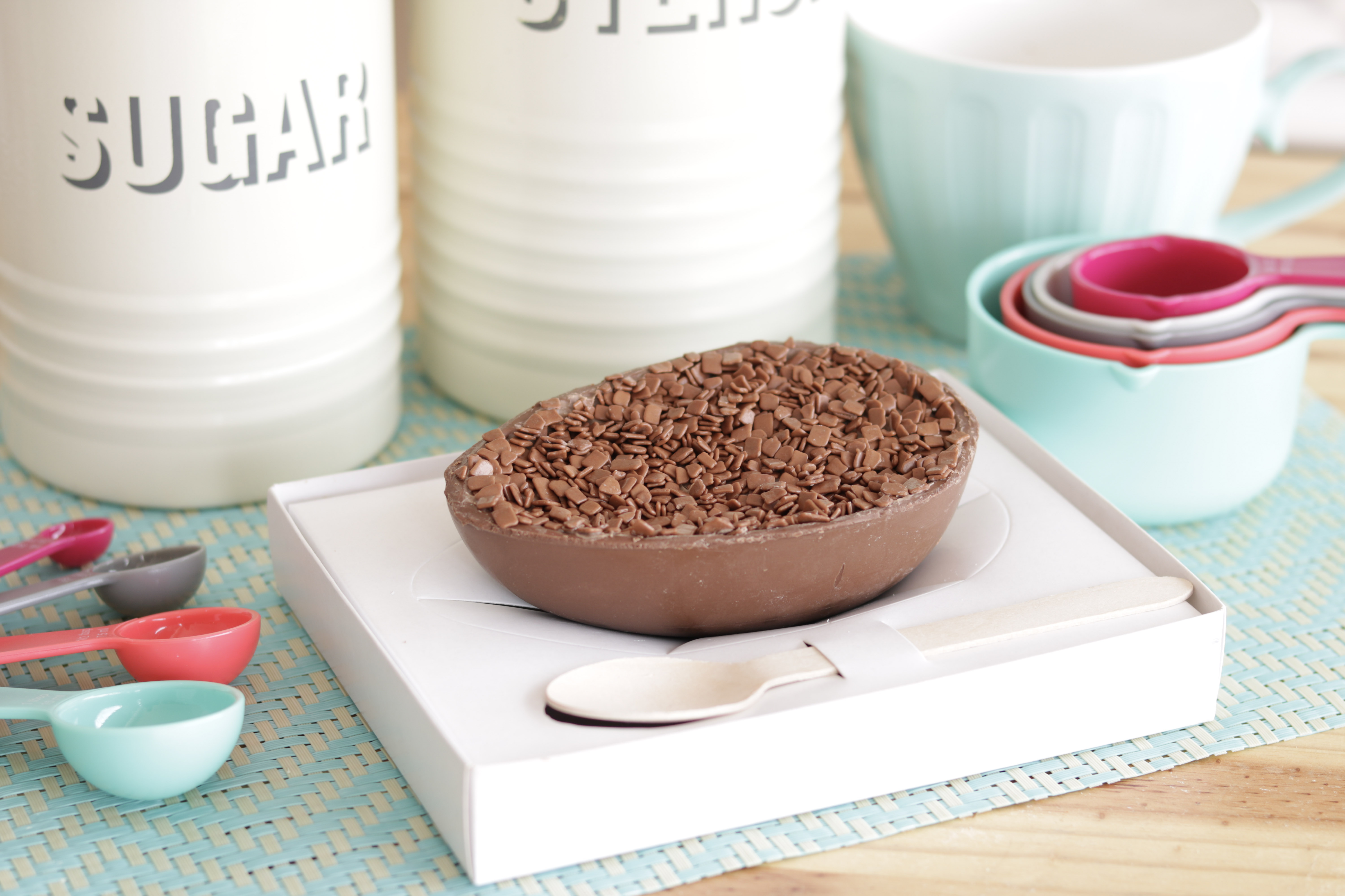 Ovo de Colher Brigadeiro
