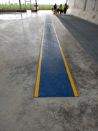 wywrotnica samochodowa jednobelkowa bocznego wysypu