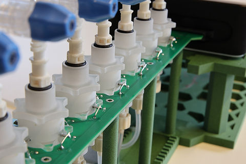 Lab scale bioreactor system