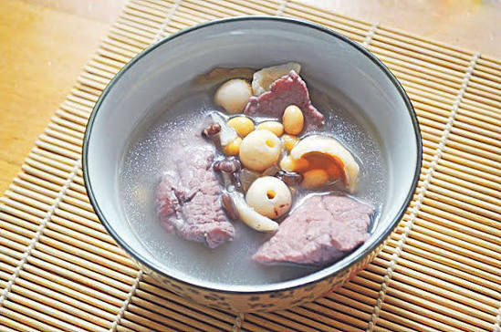 Lotus Seed, Lily Bulb, and Lean Pork Soup as one of the effective TCM home remedies and medicinal food of dietary therapy for insomnia.