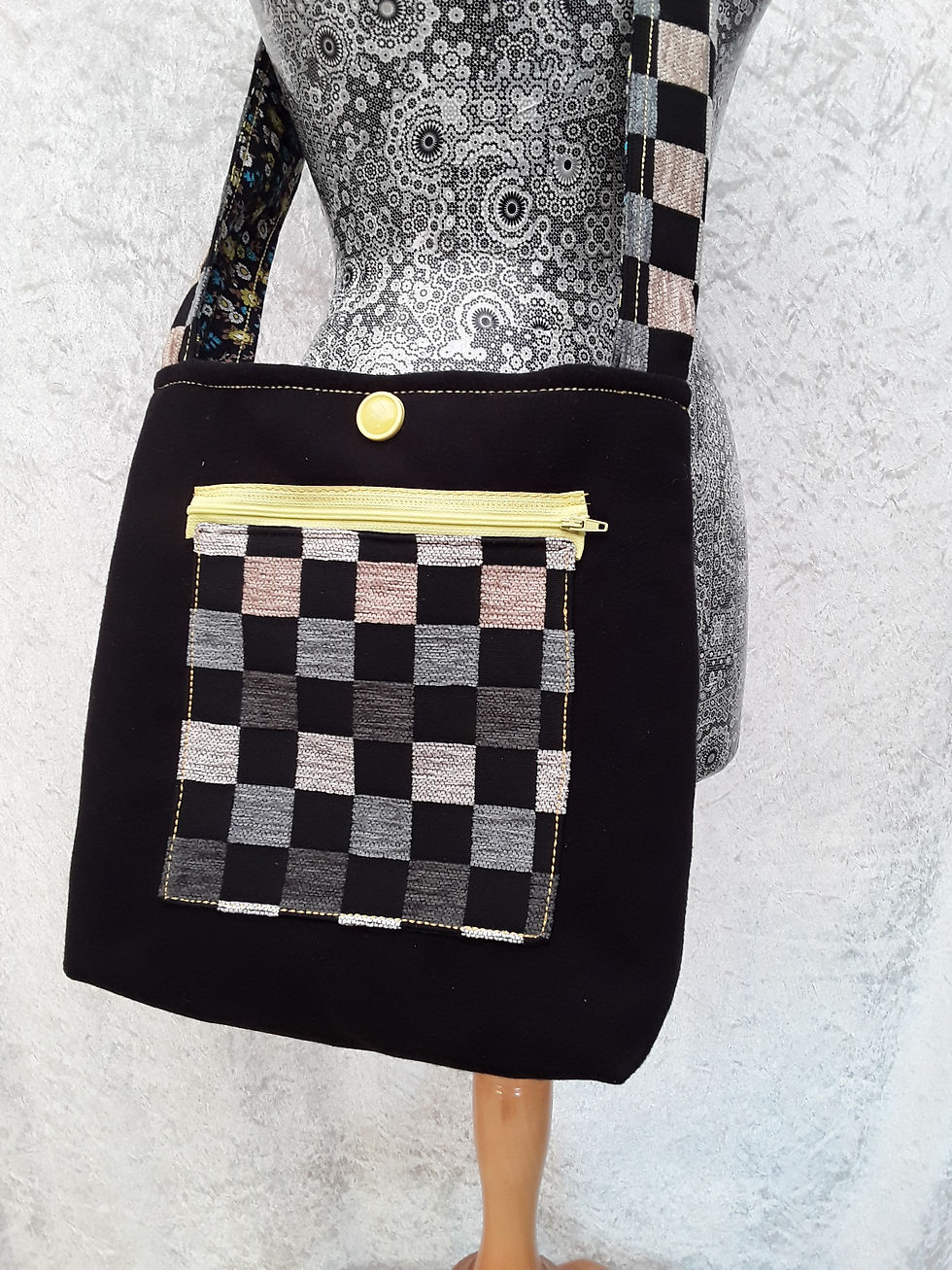 147- sac à carreaux- 36€