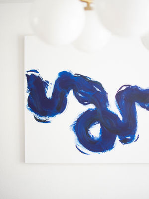 bold-blue-abstract-art-modern-bedroom-wall