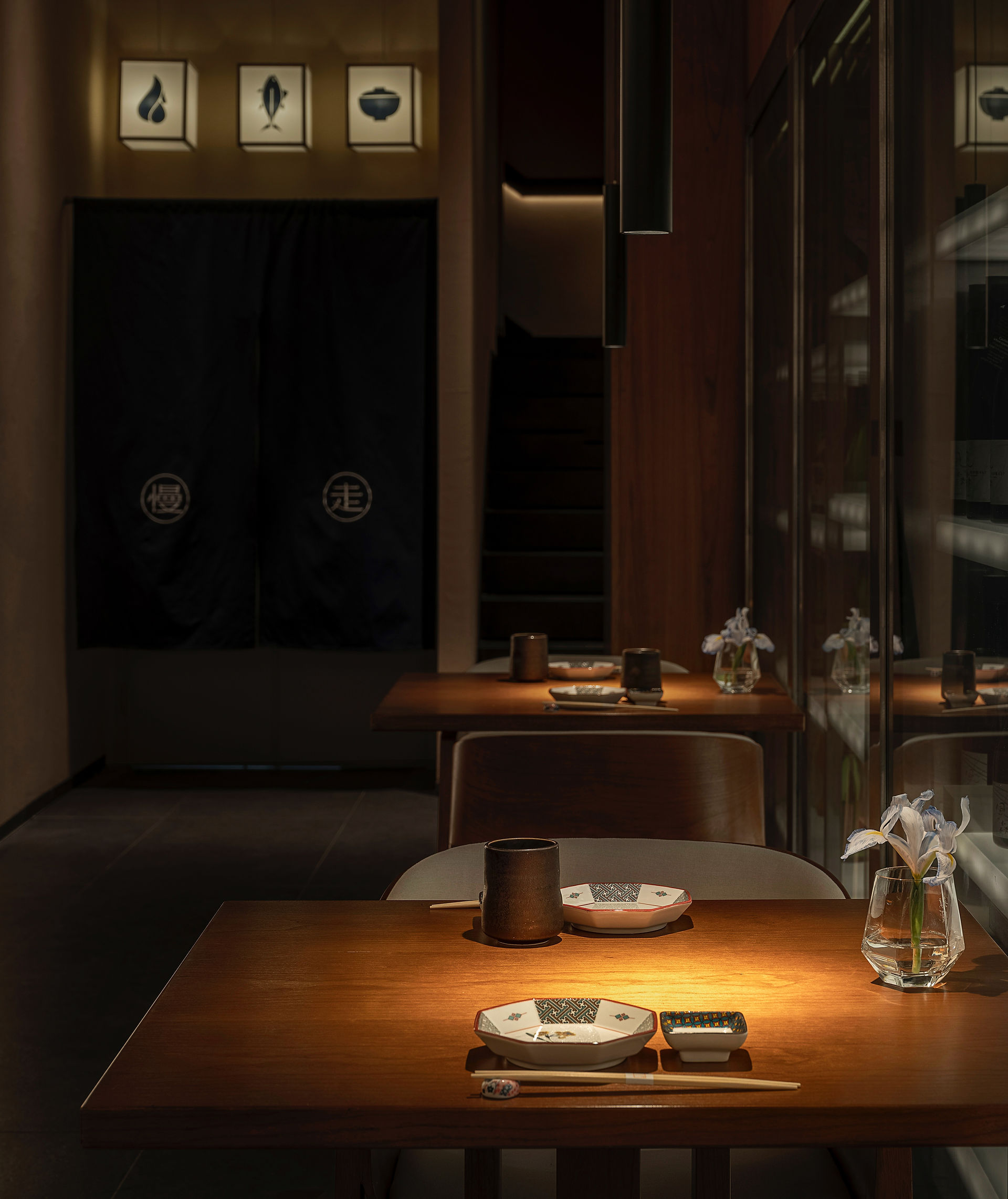 Sake MANZO After Renovation by UNFOLDESIGN, photography by TOPIA