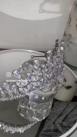 Thumbnail: Zirconia Luxurious bridal Tiara