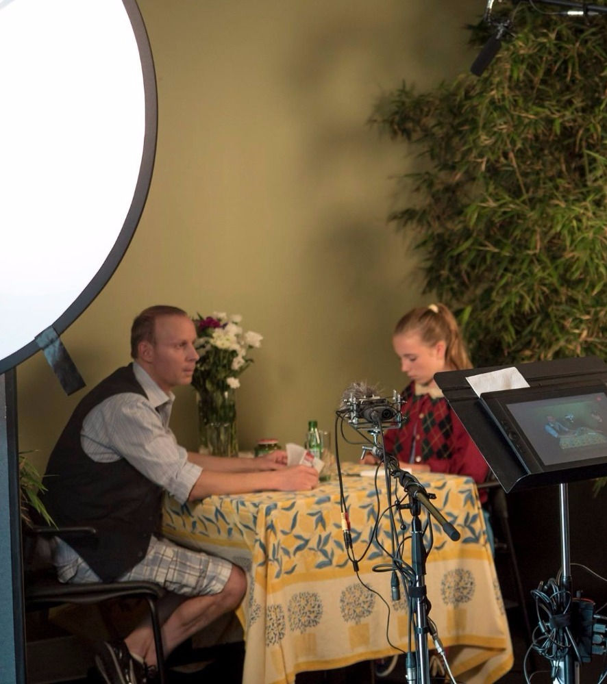 On set with Lindsay 2