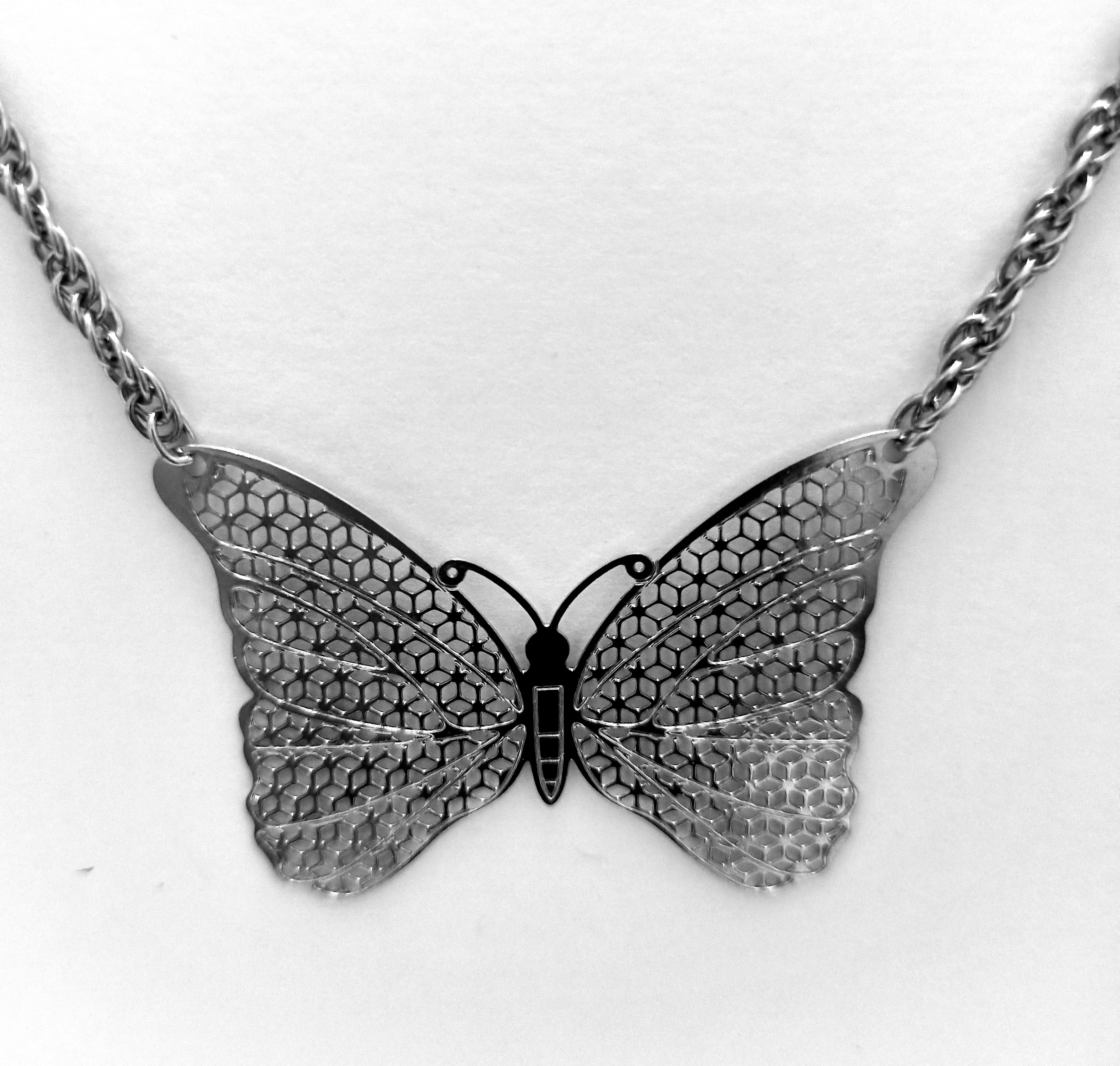 Colar Borboleta em Aço inox
