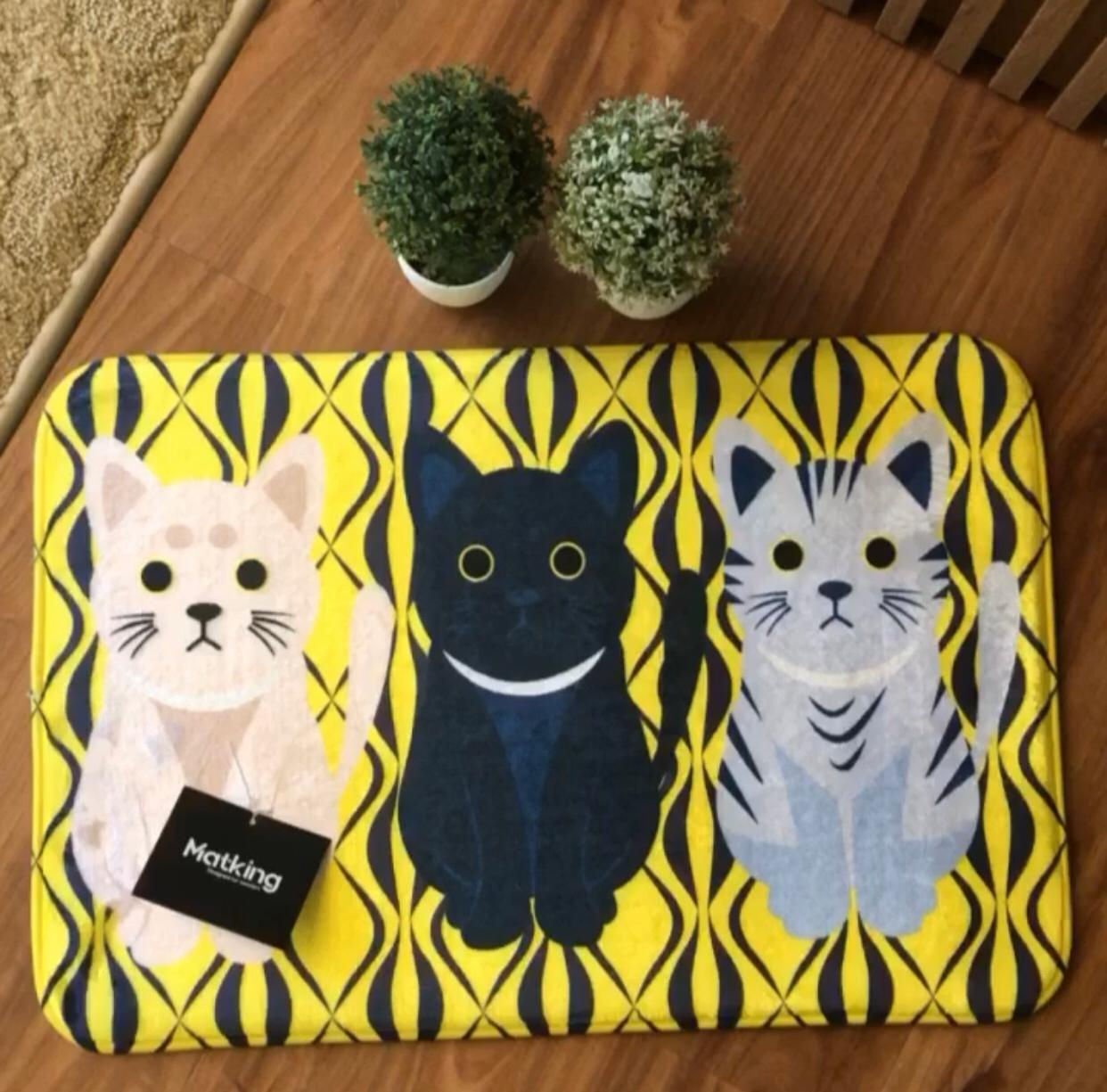 Tapete Amarelo Gatinhos Fofinhos