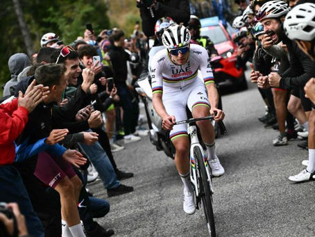 Tres titanes del ciclismo inician su camino en la temporada 2025