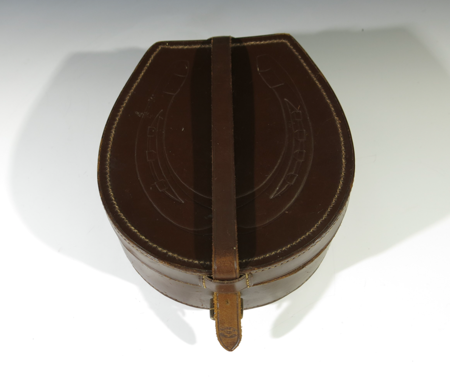 #96 Early 20th Century Tan Leather Collar Box