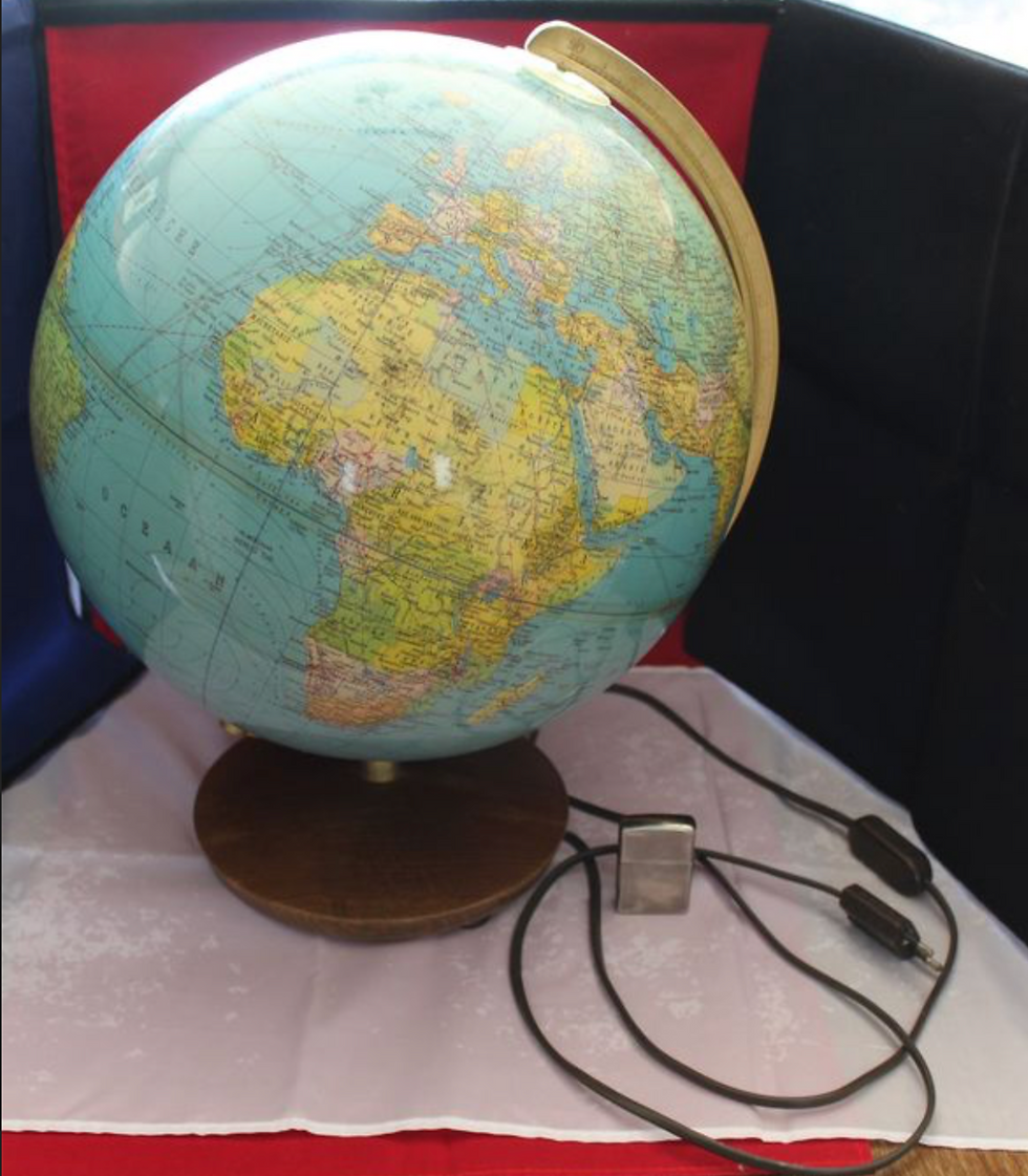Thumbnail: #45 Columbus Aardglobe, Paul Oestergaard Globe Light
