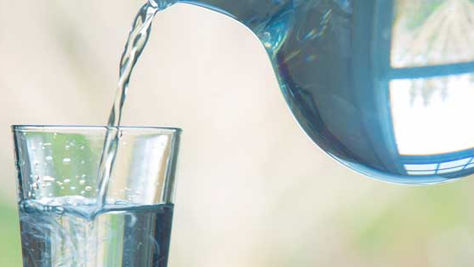 Feeling tired, foggy or off balance in the heat? Discover why hydration is key to energy, sleep, and weight for busy midlife professionals—plus easy tips.