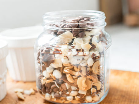 How to Build Healthy Snacks That Keep you Feeling Full  + 10 Balanced Snack Ideas 