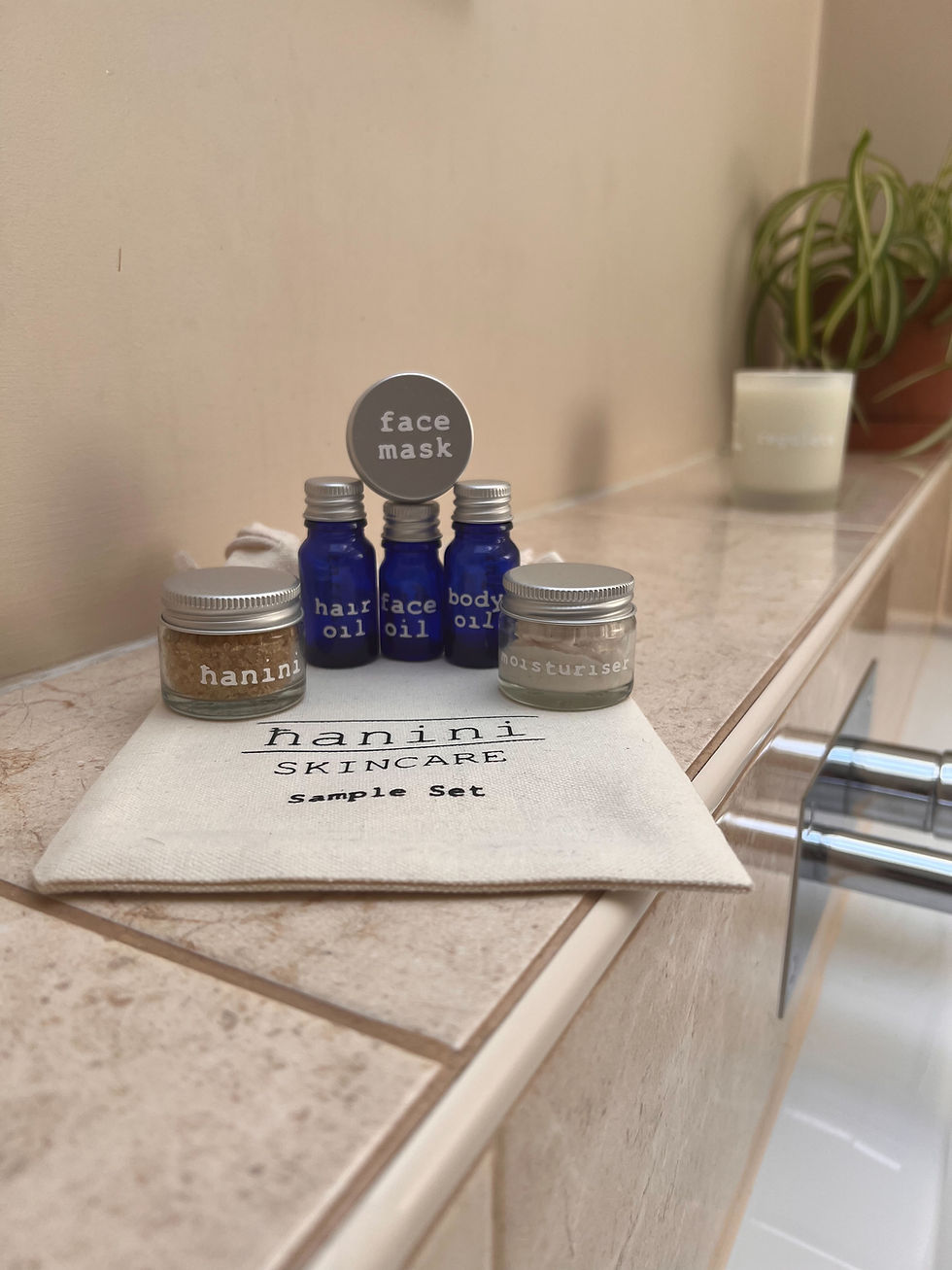 Thumbnail: ħanini skincare Sample Set / Travel Kit