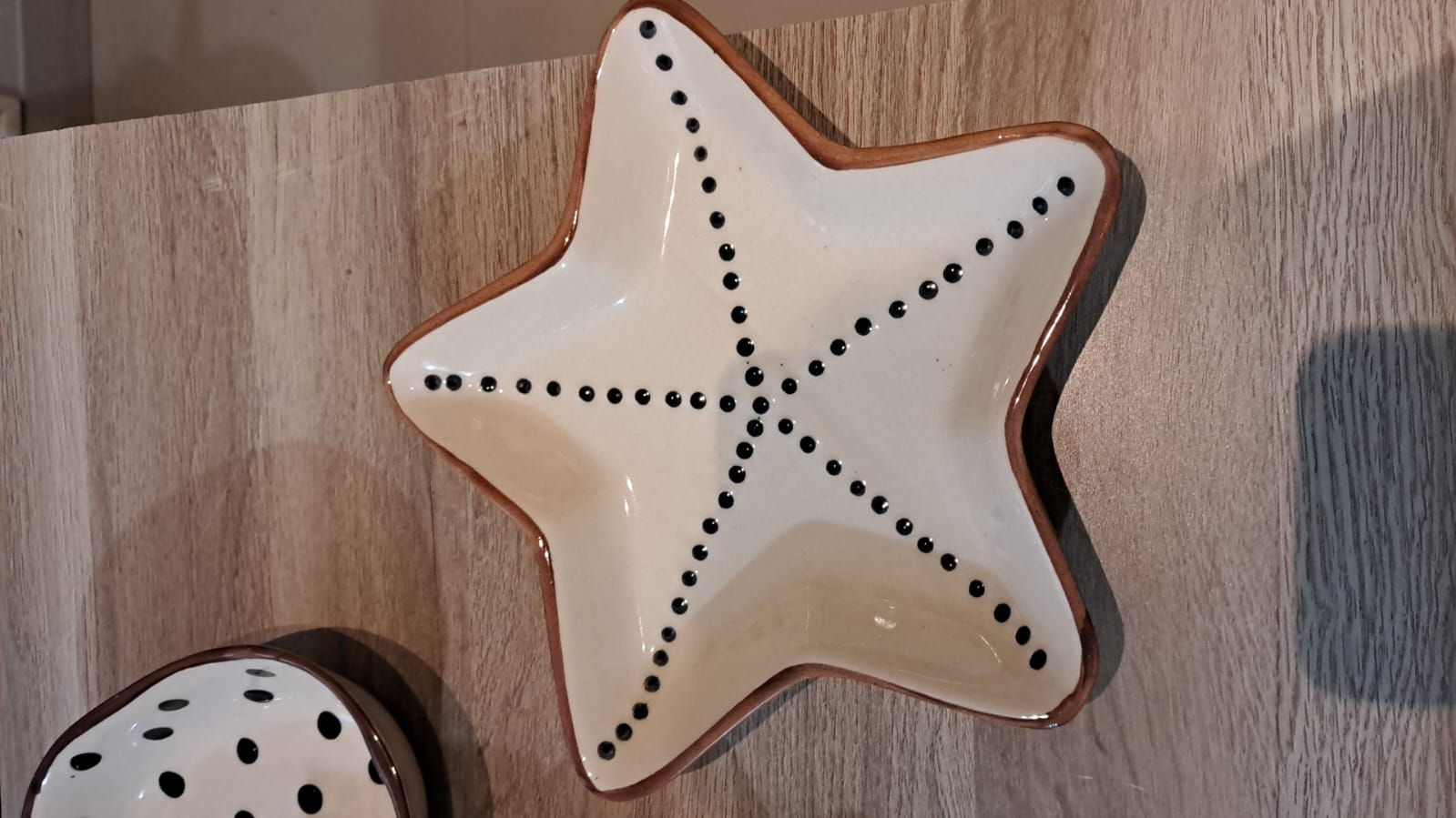 star tray white with brown rim black polka dots