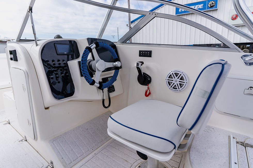 Thumbnail: 2004 Aquasport Osprey DC 215